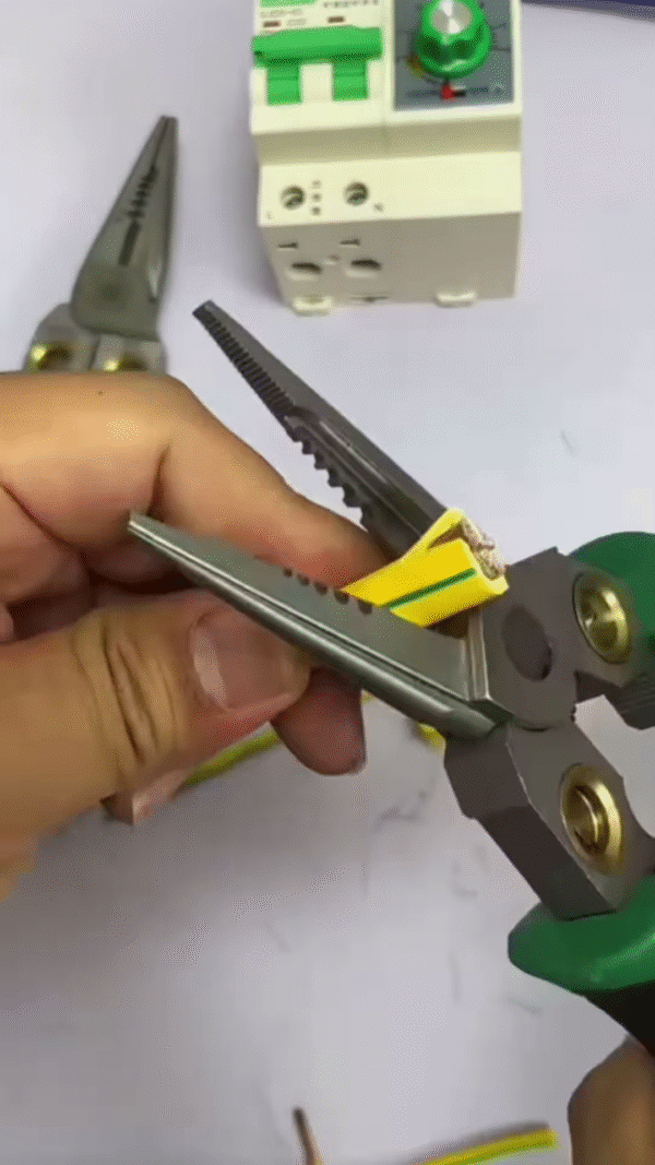 🔧 Precision Multi-Function Pliers – Power in Your Palm ⚙️ - Image 4